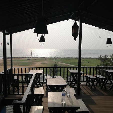 Le Petit Hotel & Restaurant Negombo Buitenkant foto