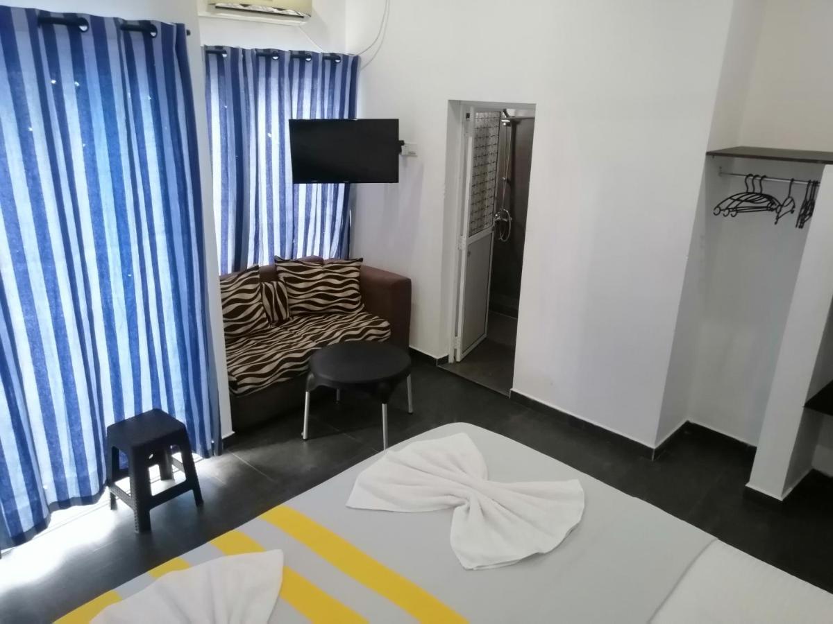 Le Petit Hotel & Restaurant Negombo Buitenkant foto