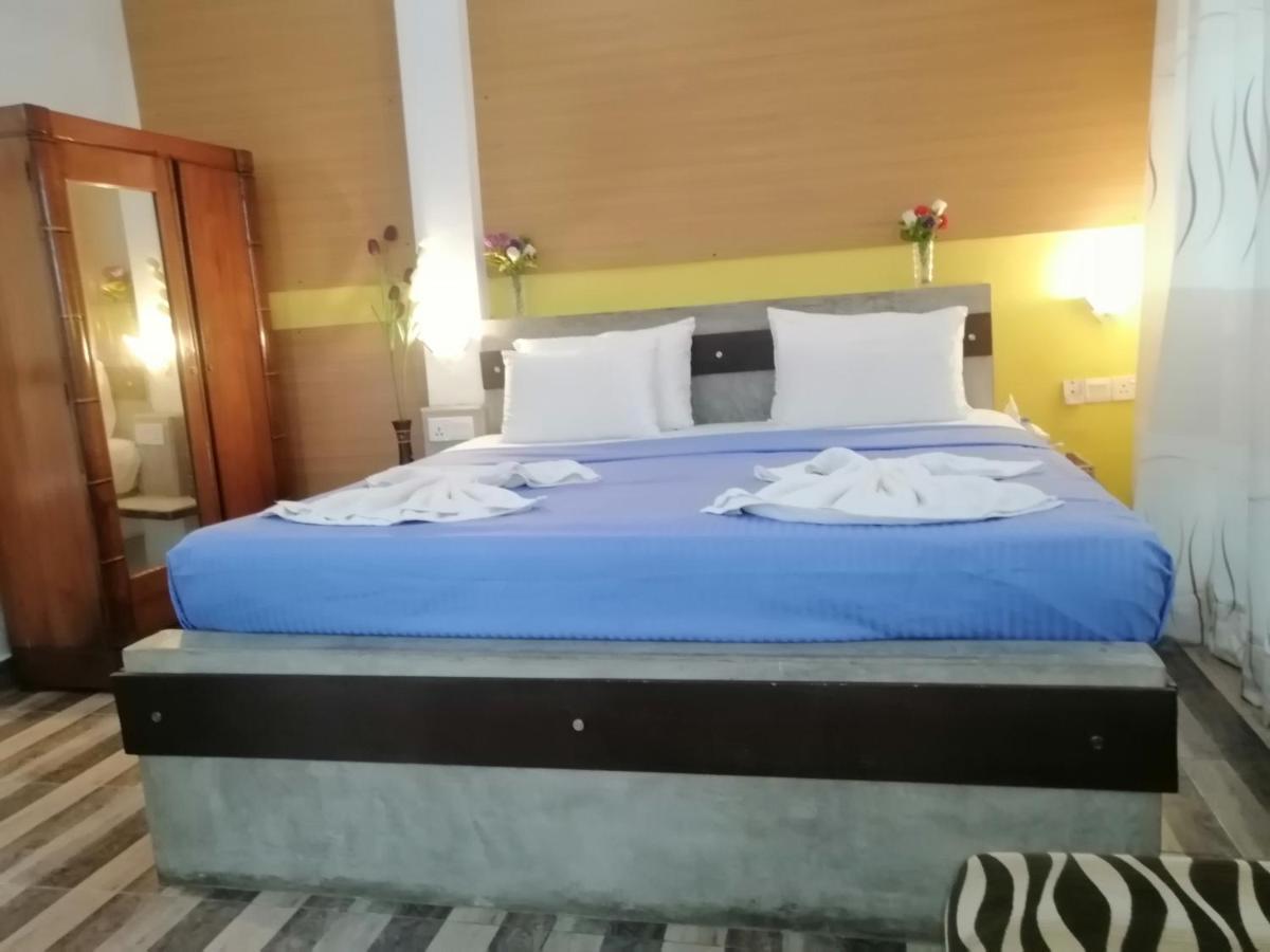 Le Petit Hotel & Restaurant Negombo Buitenkant foto