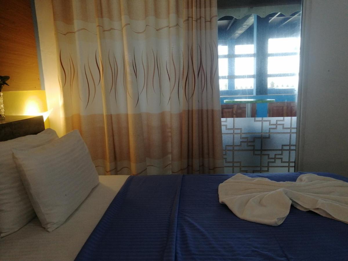 Le Petit Hotel & Restaurant Negombo Buitenkant foto