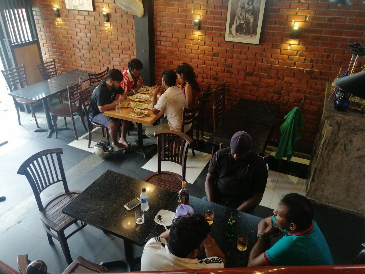 Le Petit Hotel & Restaurant Negombo Buitenkant foto