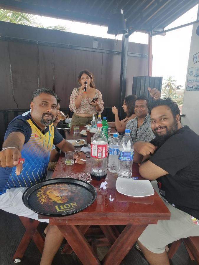 Le Petit Hotel & Restaurant Negombo Buitenkant foto