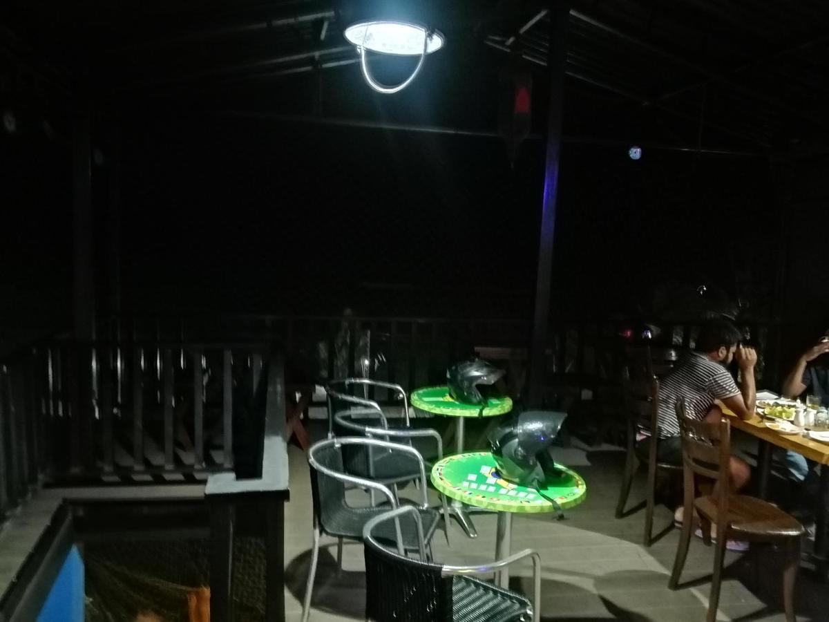 Le Petit Hotel & Restaurant Negombo Buitenkant foto