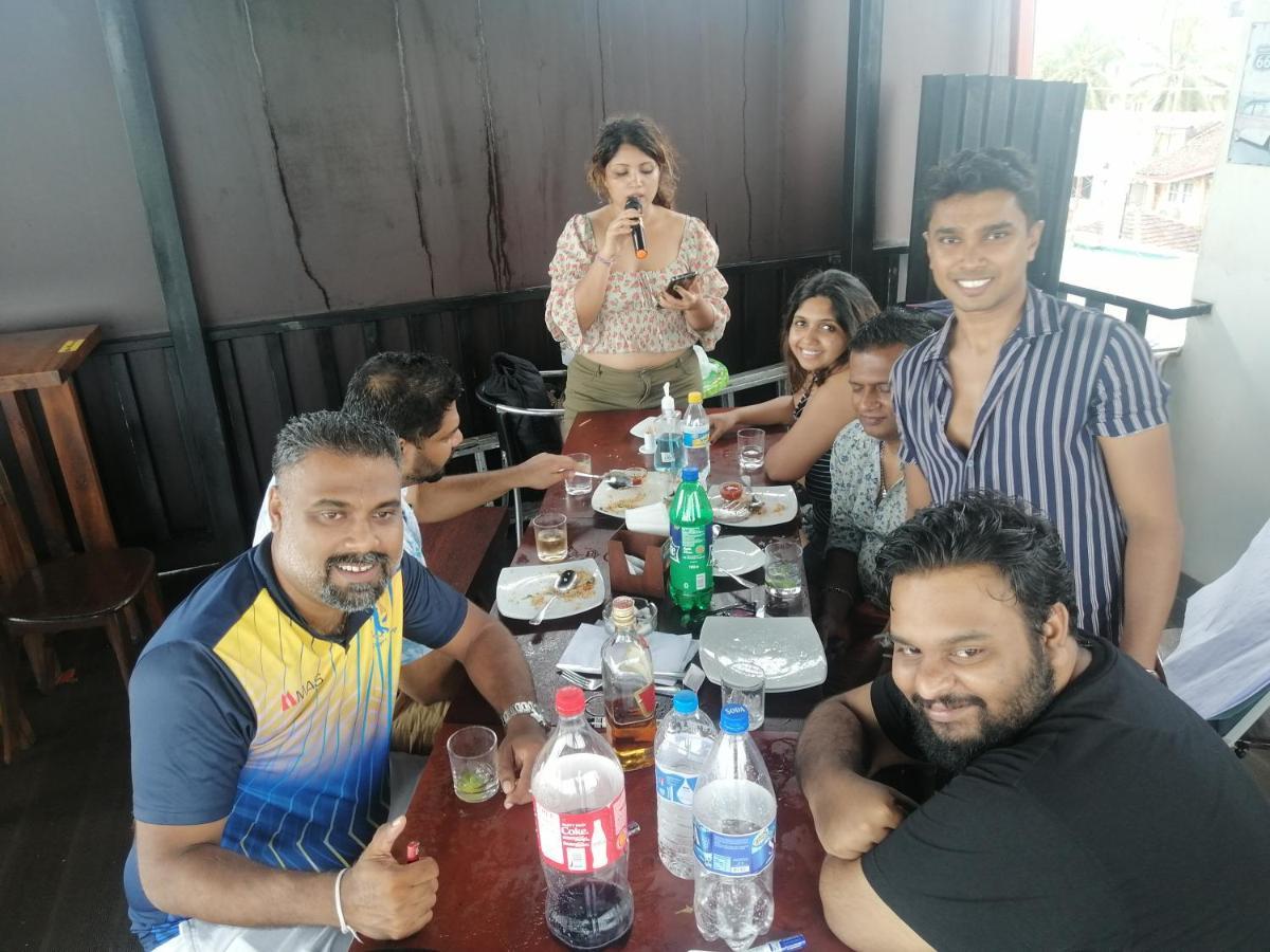 Le Petit Hotel & Restaurant Negombo Buitenkant foto