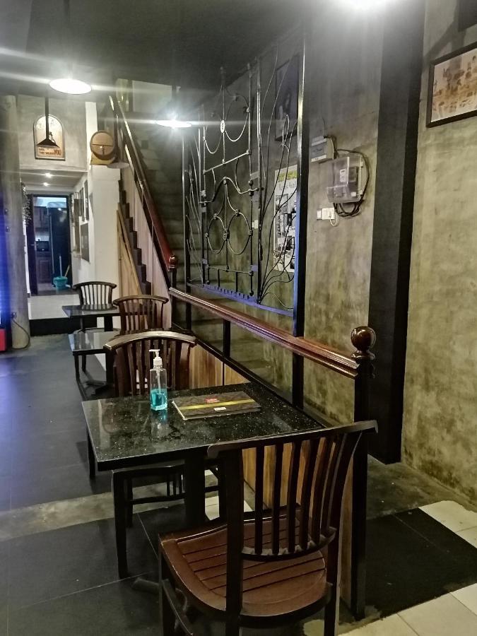Le Petit Hotel & Restaurant Negombo Buitenkant foto