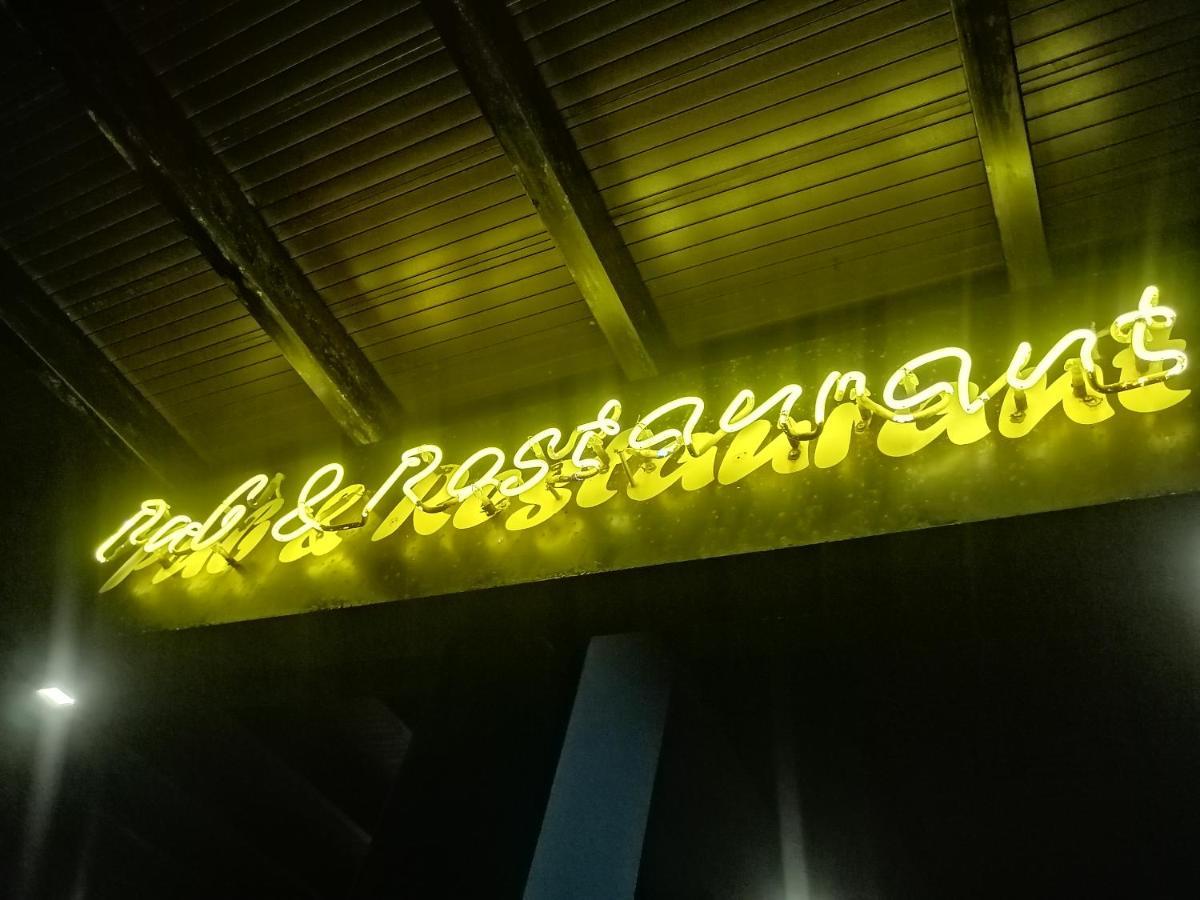 Le Petit Hotel & Restaurant Negombo Buitenkant foto