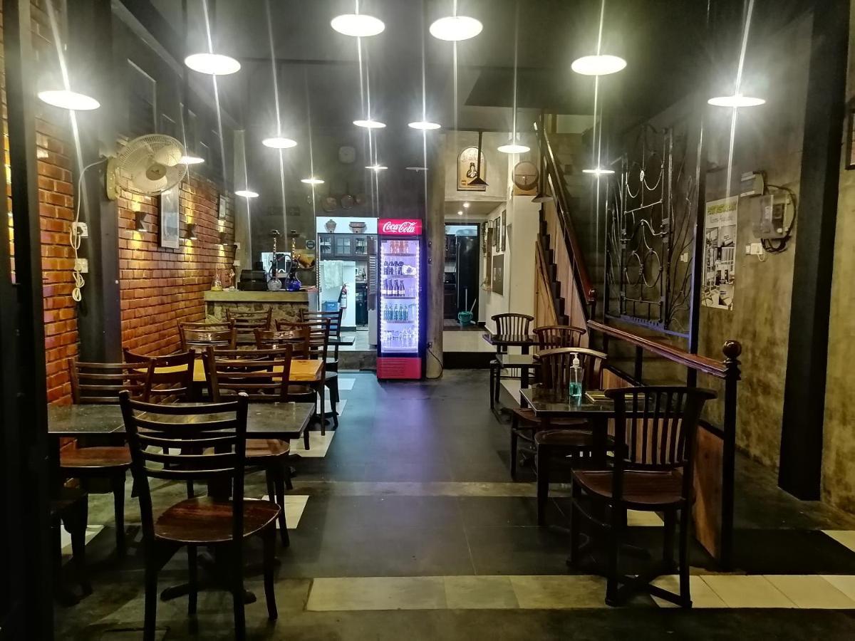 Le Petit Hotel & Restaurant Negombo Buitenkant foto