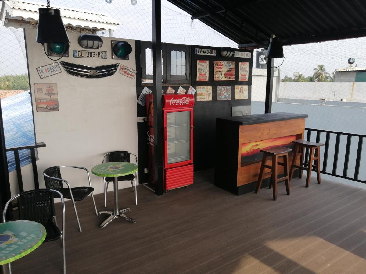 Le Petit Hotel & Restaurant Negombo Buitenkant foto