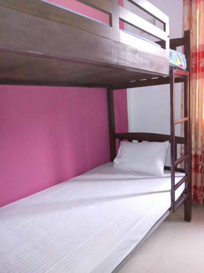 Le Petit Hotel & Restaurant Negombo Buitenkant foto
